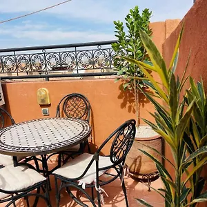 riad-ms-holidays-privatis-8-personnes-avec-terrasse.marrakeshhotelsmorocco.com/