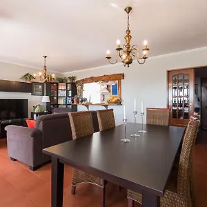 family-beach-apartment.hotels-lisbon-portugal.com/